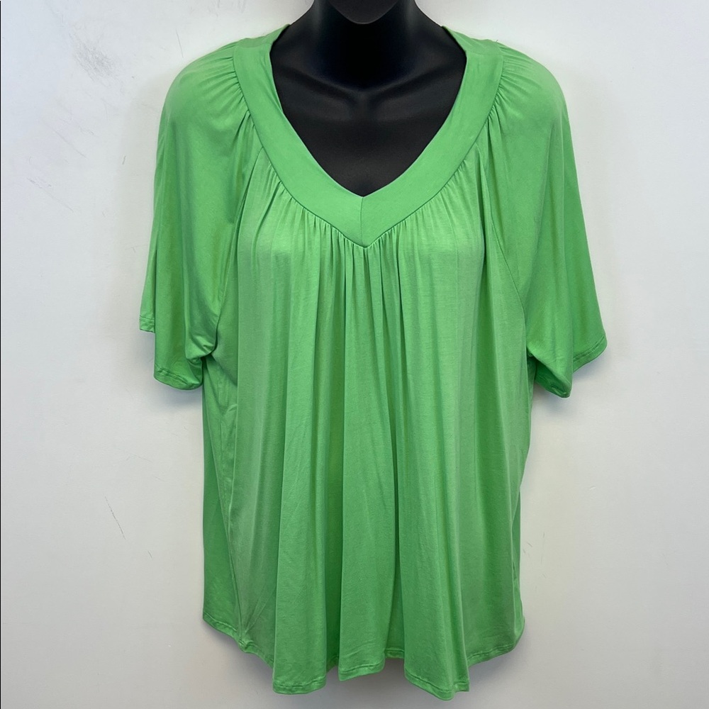 Christopher & Banks Vibrant Green V Neck Dressy Tee Size L